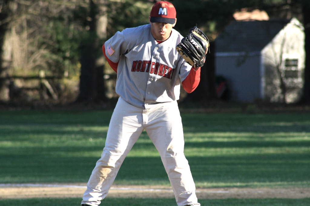 Jersey Blues Take Tight Win Over Mustangs