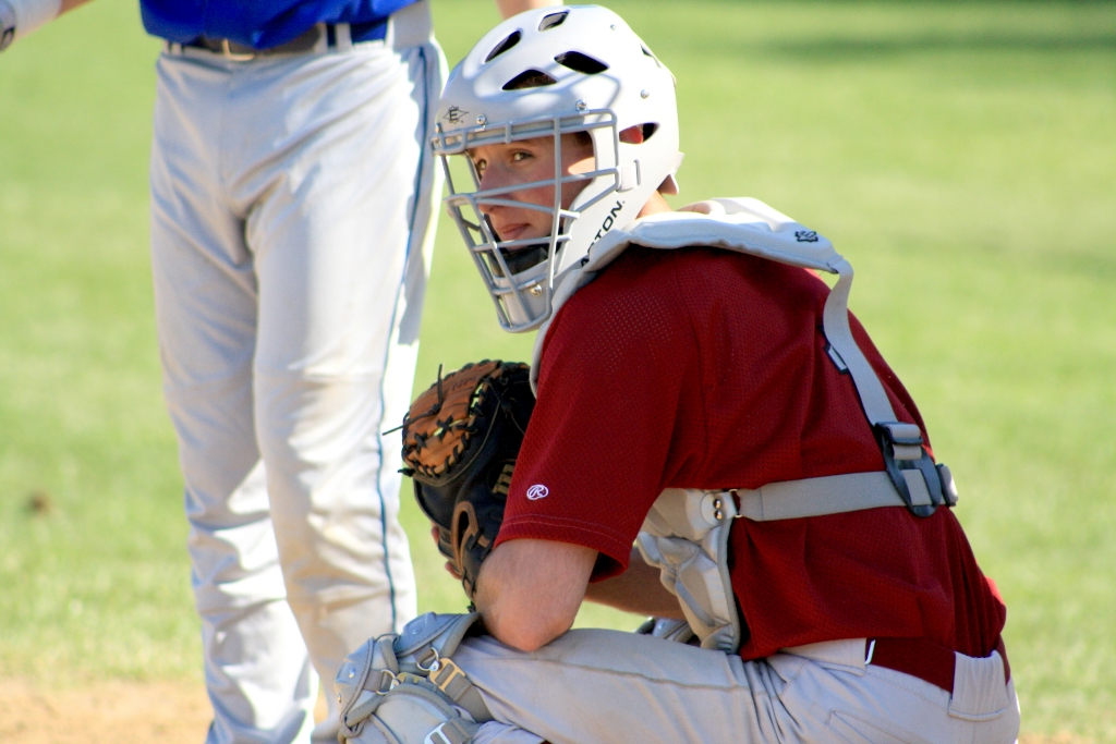 Baseball Splits Double Header with Dukes