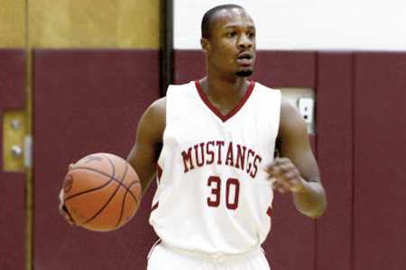 Men's Basketball Defeats Central Penn
