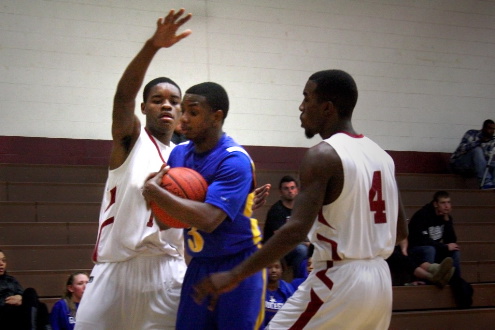 Cougars Beat Mustangs 79-72