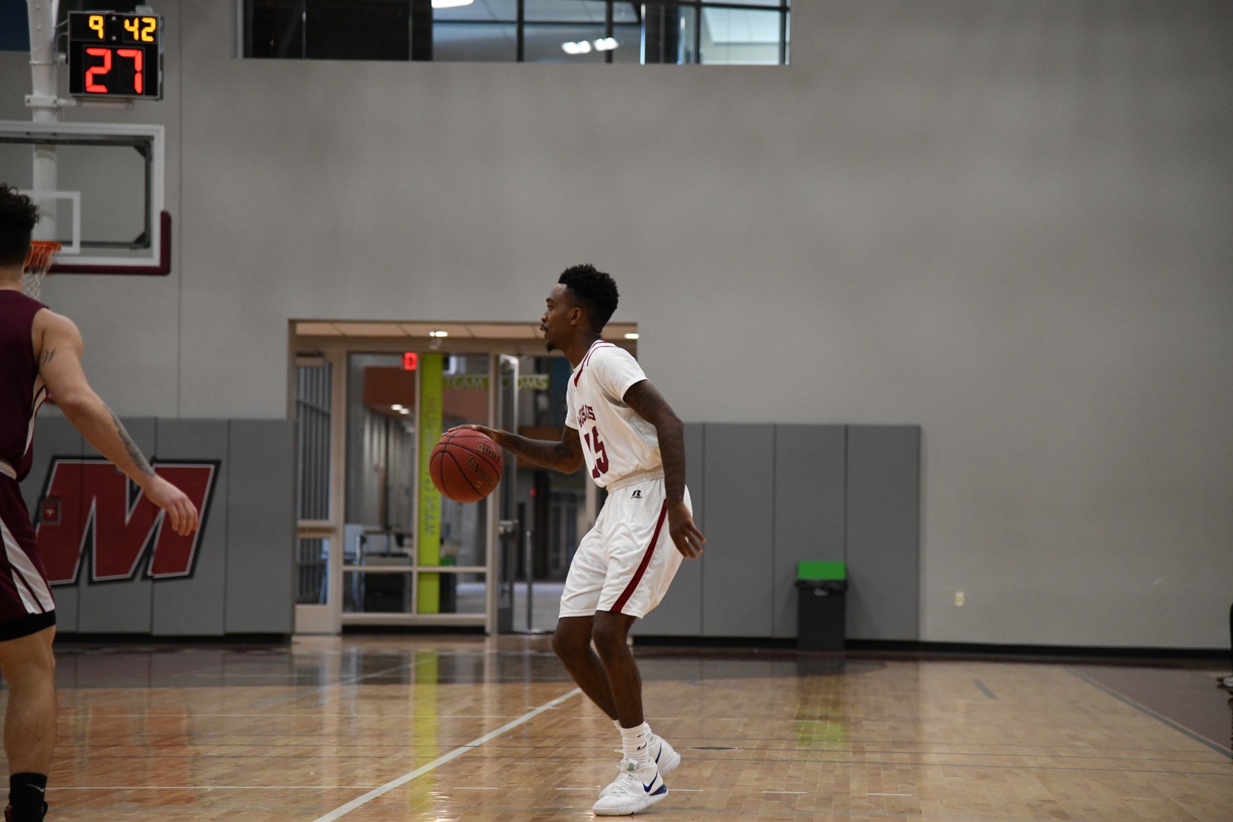 Men's Basketball Finishes off Contending CCP