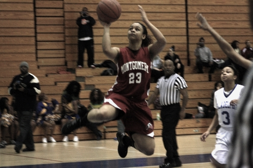 Mustangs Beat Colonials 83-74