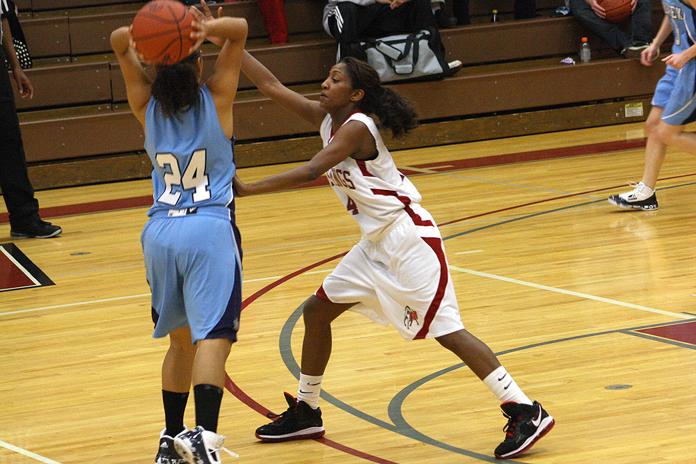 Women's Basketball Defeats Trailblazers 77-65