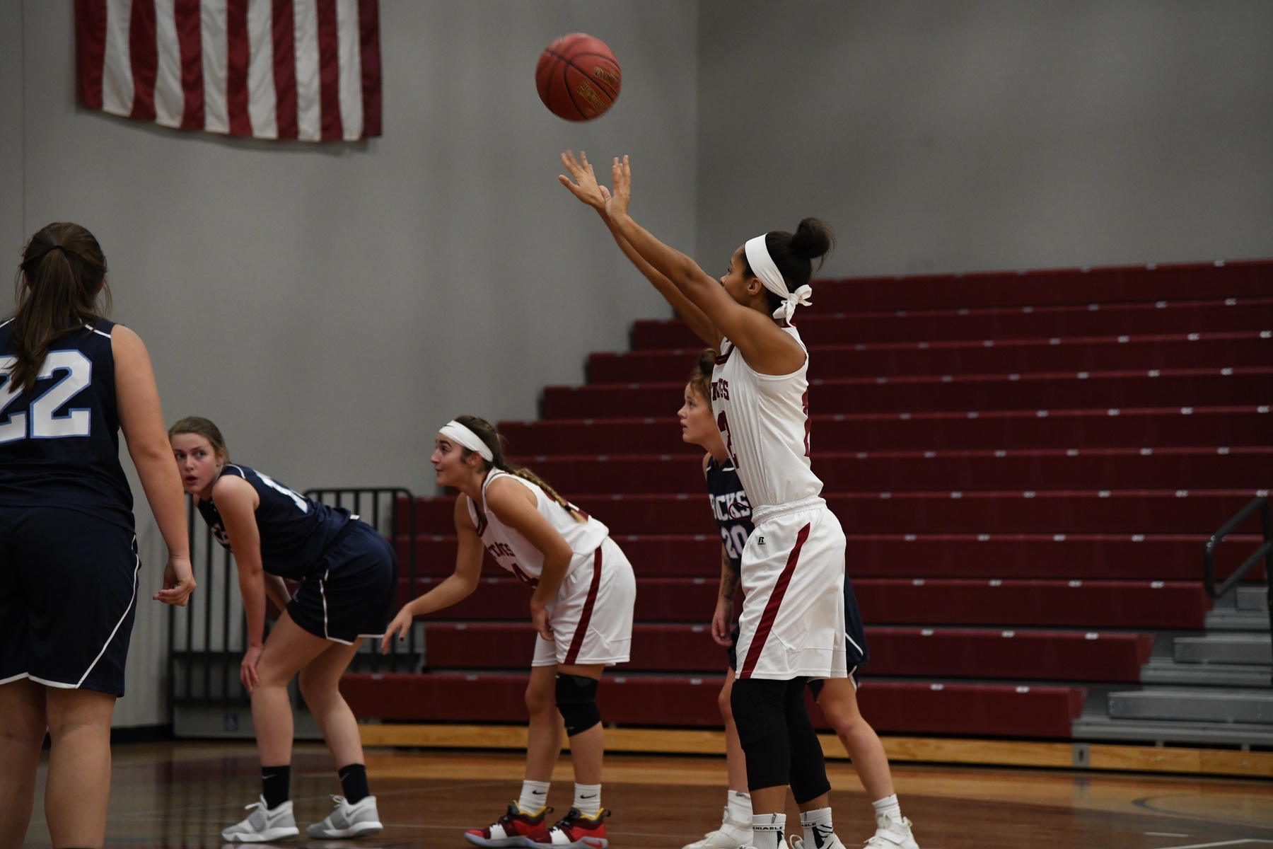 Women's Basketball Falls to Bergen