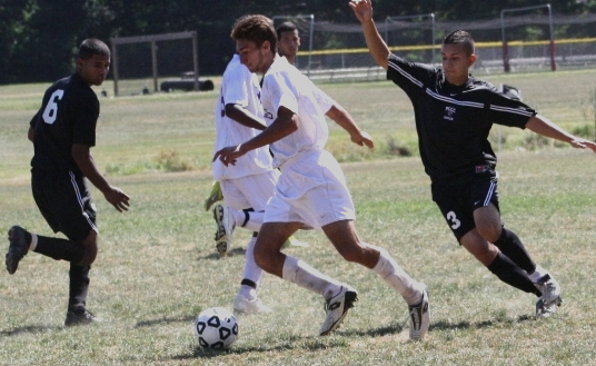 Late Goal Puts Middlesex Past Women's Soccer