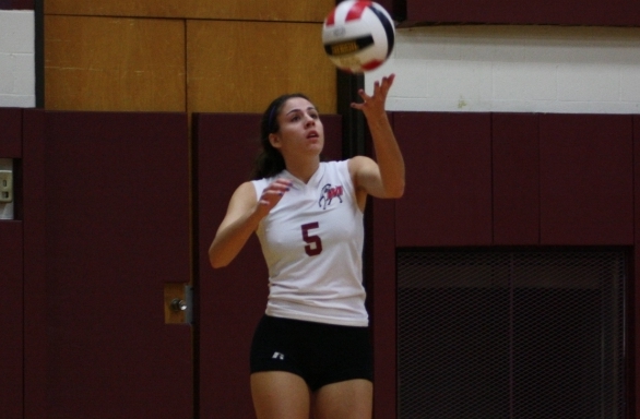 Women's Volleyball Sweeps Trojans