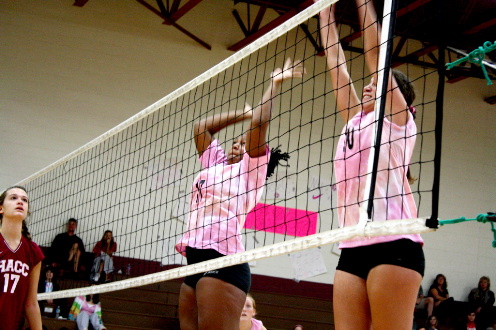 Mustangs Split at Tri-Match