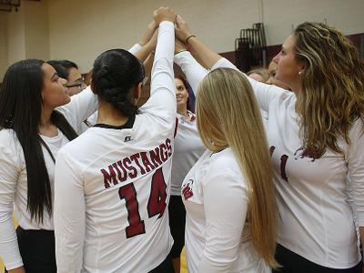 Recap: Mustangs Rally To Beat Bucks, 3-1